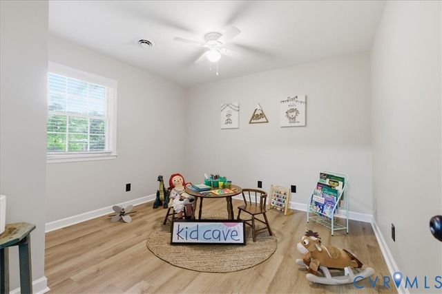 105 Flintlock Dr, Colonial Heights, VA 23834