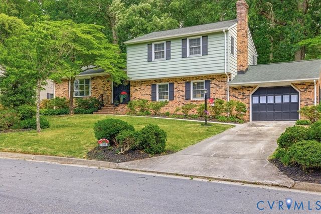 105 Flintlock Dr, Colonial Heights, VA 23834