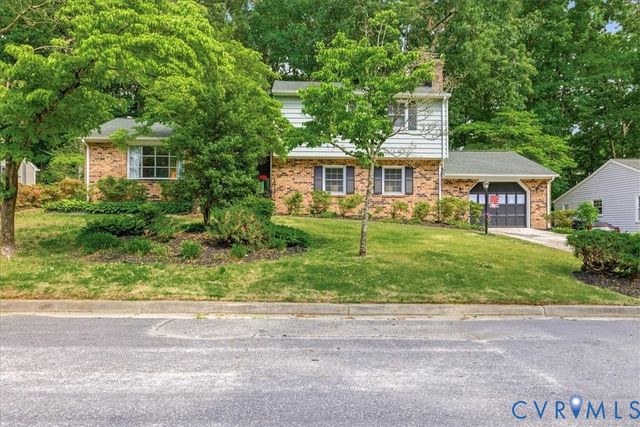 105 Flintlock Dr, Colonial Heights, VA 23834