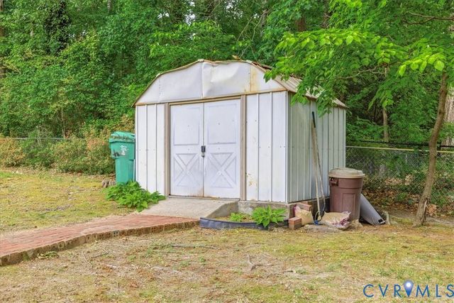 105 Flintlock Dr, Colonial Heights, VA 23834