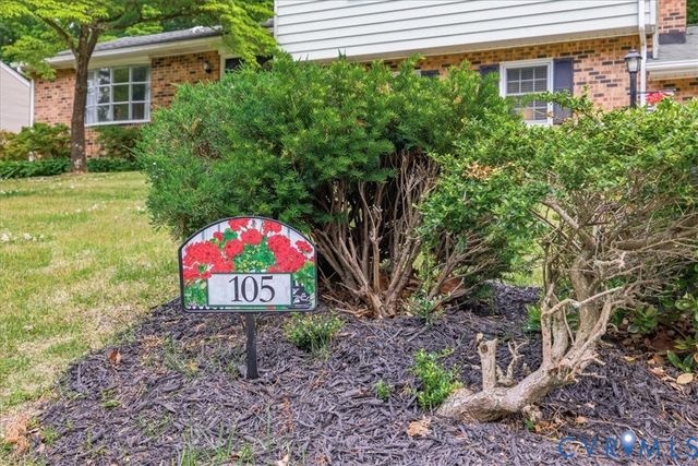 105 Flintlock Dr, Colonial Heights, VA 23834