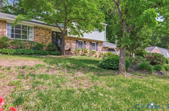 105 Flintlock Dr, Colonial Heights, VA 23834