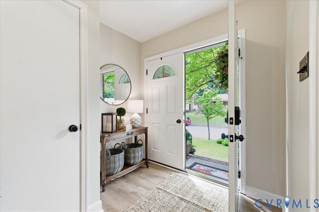 105 Flintlock Dr, Colonial Heights, VA 23834