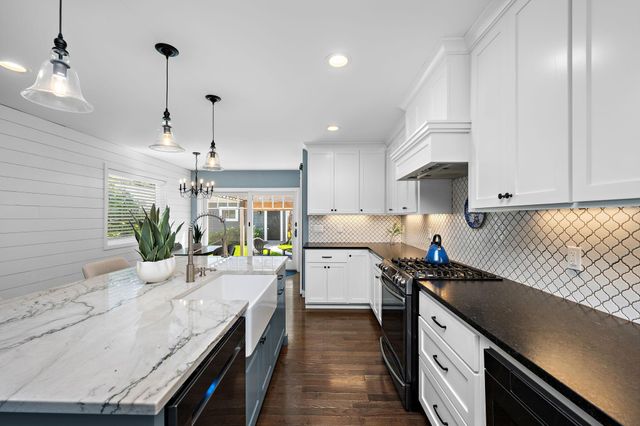 5557 Girard Avenue S, Minneapolis, MN 55419