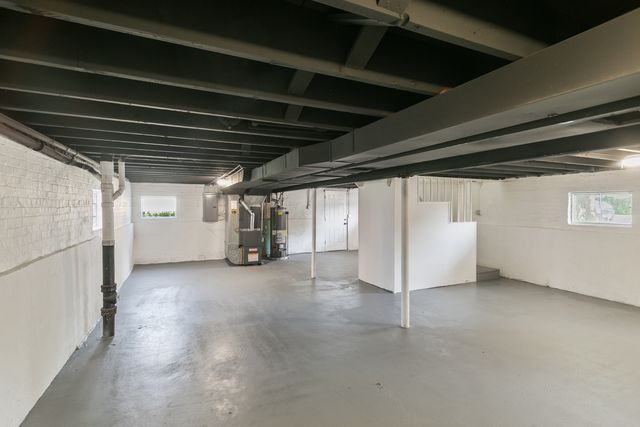 2263 S 14th Avenue, North Riverside, IL 60546