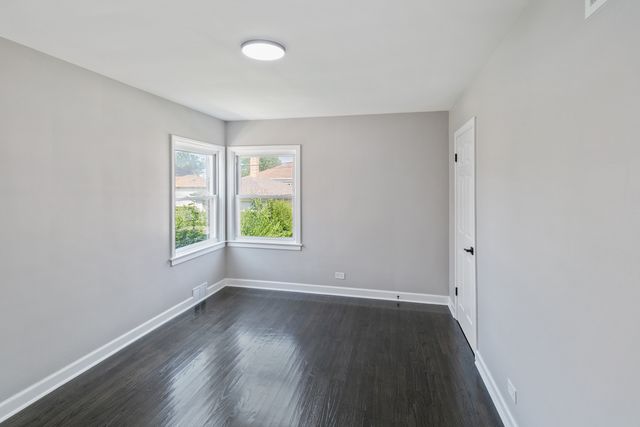 2263 S 14th Avenue, North Riverside, IL 60546