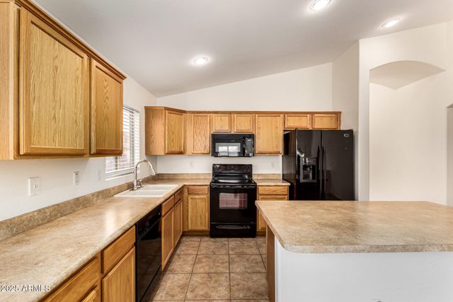 2266 N SANTIANA Street, Casa Grande, AZ 85122