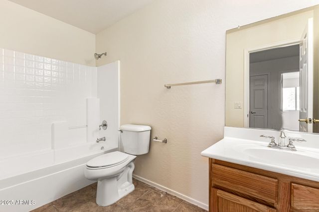 2266 N SANTIANA Street, Casa Grande, AZ 85122