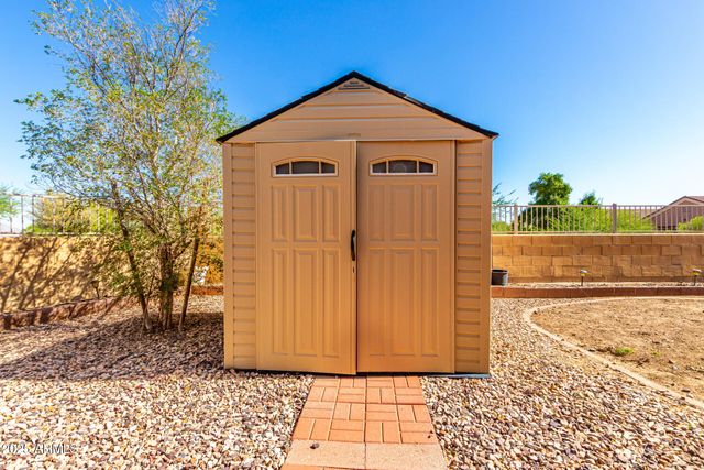 2266 N SANTIANA Street, Casa Grande, AZ 85122