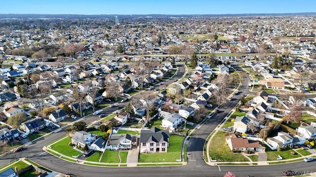 2 Poppy Lane, Levittown, NY 11756