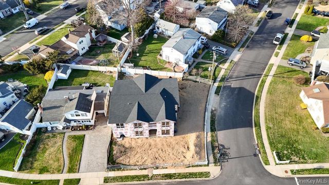 2 Poppy Lane, Levittown, NY 11756