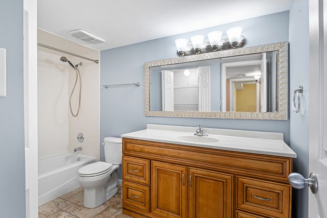 11015 S Theresa Circle 1C, Palos Hills, IL 60465