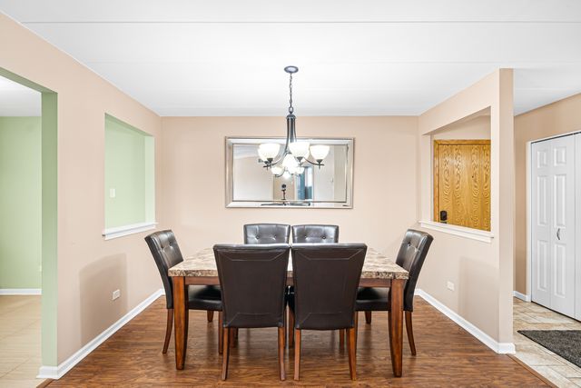 11015 S Theresa Circle 1C, Palos Hills, IL 60465