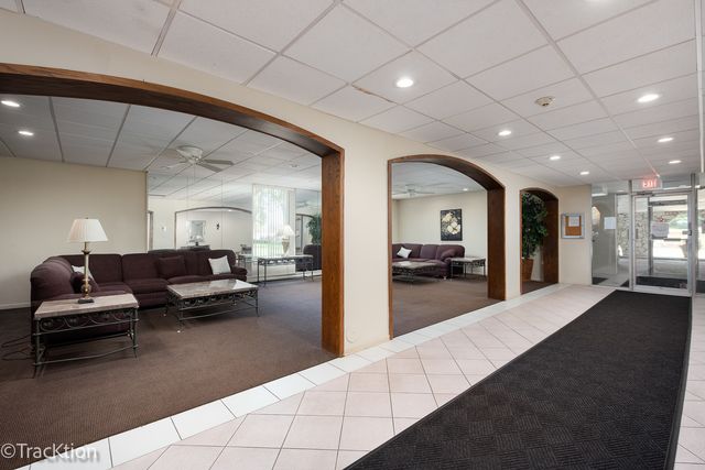 1331 Finley Road 419, Lombard, IL 60148