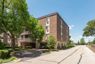 1331 Finley Road 419, Lombard, IL 60148