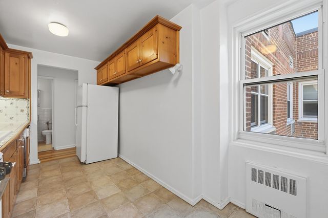 2465 Palisade Ave Apt 8B, New York City, NY 10463