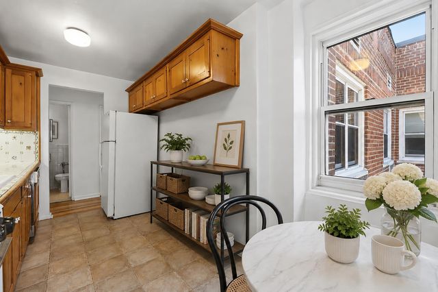 2465 Palisade Ave Apt 8B, New York City, NY 10463