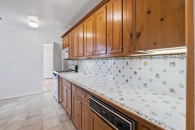 2465 Palisade Ave Apt 8B, New York City, NY 10463