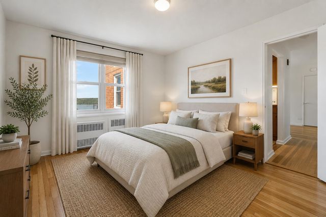 2465 Palisade Ave Apt 8B, New York City, NY 10463
