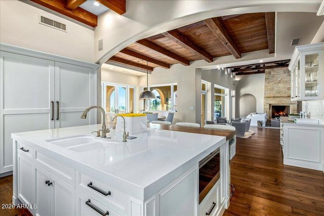 10675 E WINTER SUN Drive, Scottsdale, AZ 85262