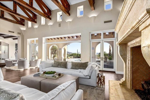 10675 E WINTER SUN Drive, Scottsdale, AZ 85262