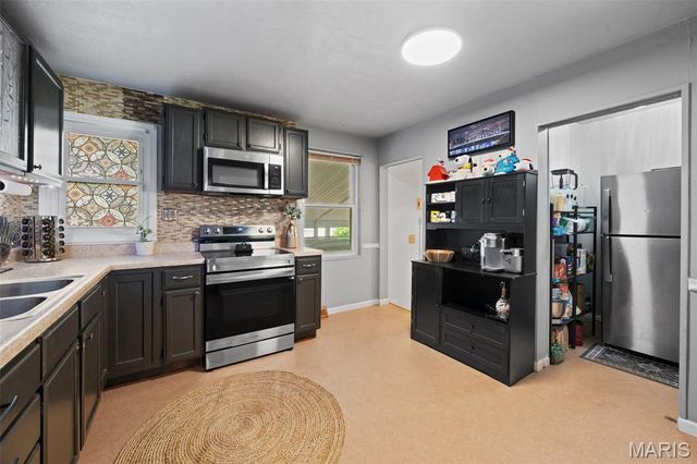 2353 Berwyn Drive, Moline Acres, MO 63136