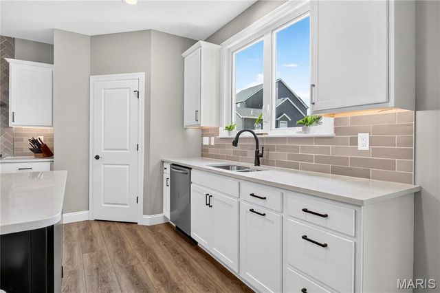 407 Tomahawk Ridge Court, St Charles, MO 63301