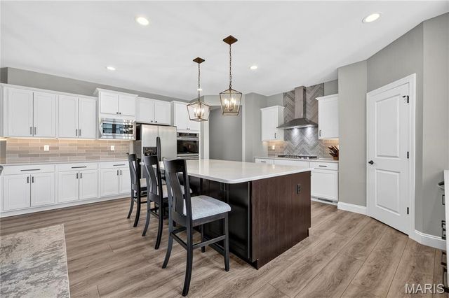 407 Tomahawk Ridge Court, St Charles, MO 63301