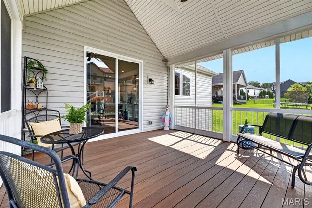 407 Tomahawk Ridge Court, St Charles, MO 63301