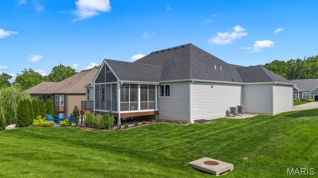 407 Tomahawk Ridge Court, St Charles, MO 63301