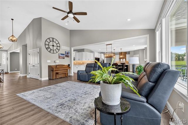 407 Tomahawk Ridge Court, St Charles, MO 63301