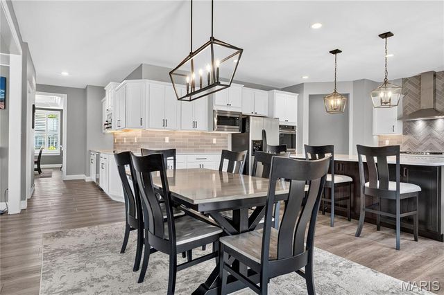 407 Tomahawk Ridge Court, St Charles, MO 63301