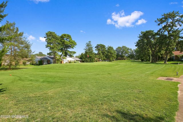 33A Gramercy Lane, Manchester, NJ 08759