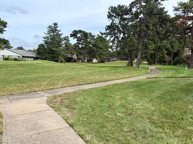 33A Gramercy Lane, Manchester, NJ 08759