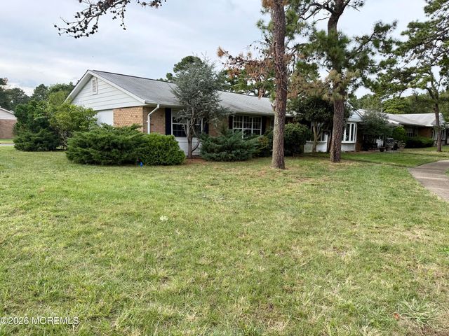 33A Gramercy Lane, Manchester, NJ 08759