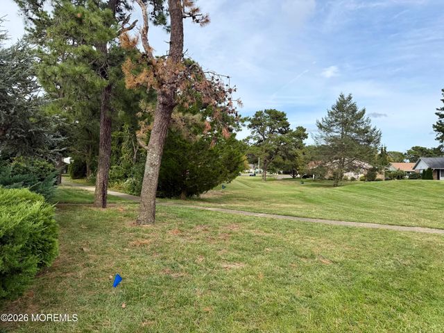 33A Gramercy Lane, Manchester, NJ 08759