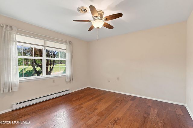 33A Gramercy Lane, Manchester, NJ 08759