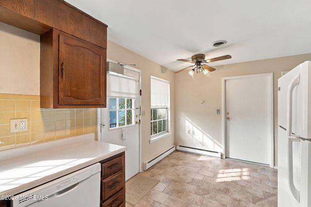 33A Gramercy Lane, Manchester, NJ 08759