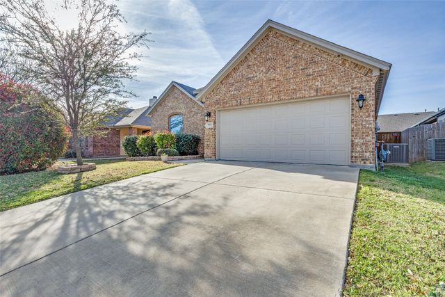 1173 Roping Reins Way, Fort Worth, TX 76052
