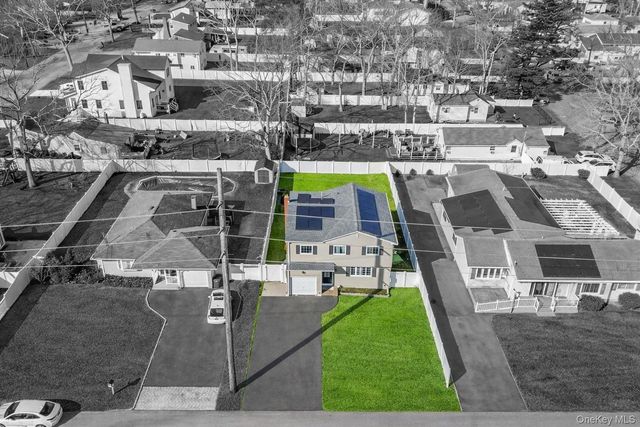 214 Woodycrest Drive, Holtsville, NY 11742