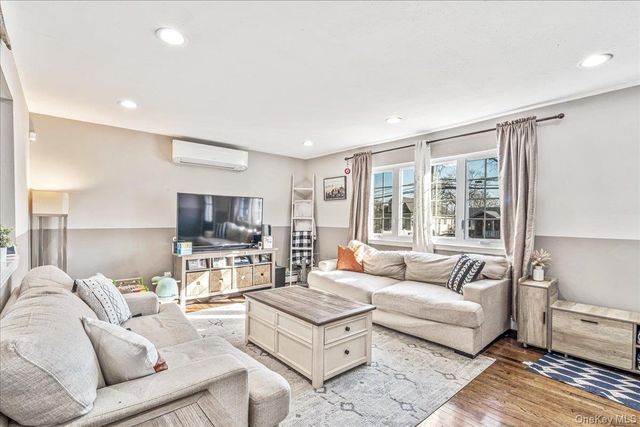 214 Woodycrest Drive, Holtsville, NY 11742