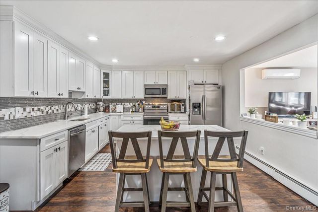 214 Woodycrest Drive, Holtsville, NY 11742