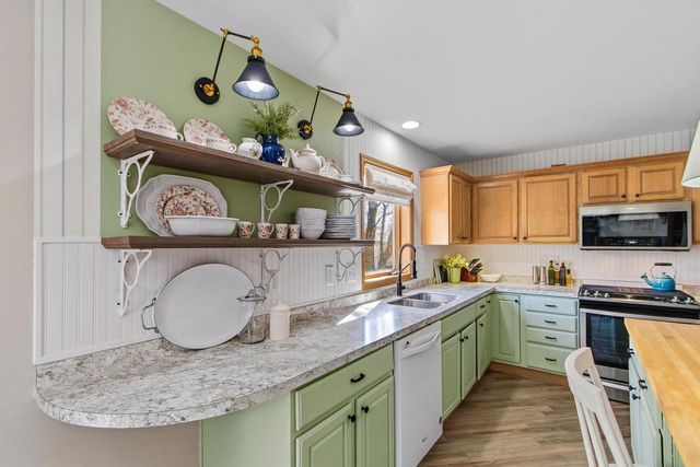 625 Bascom Hill Drive, Baraboo, WI 53913