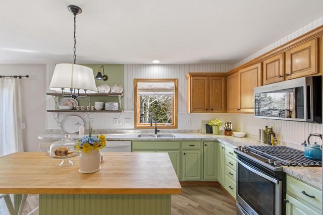 625 Bascom Hill Drive, Baraboo, WI 53913