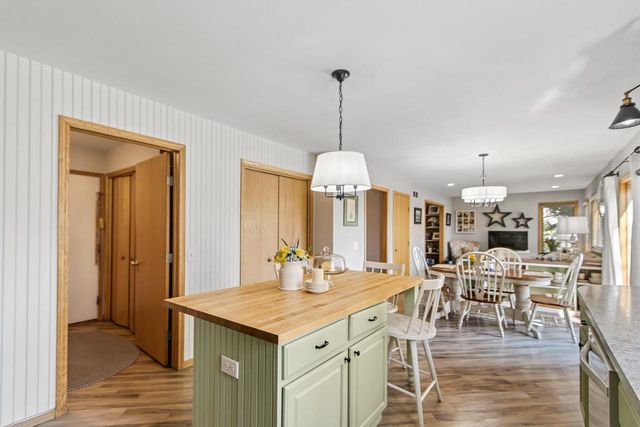 625 Bascom Hill Drive, Baraboo, WI 53913