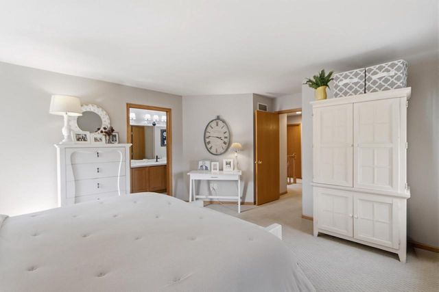 625 Bascom Hill Drive, Baraboo, WI 53913