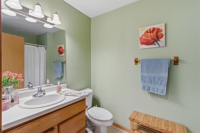 625 Bascom Hill Drive, Baraboo, WI 53913
