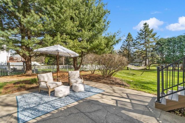 625 Bascom Hill Drive, Baraboo, WI 53913