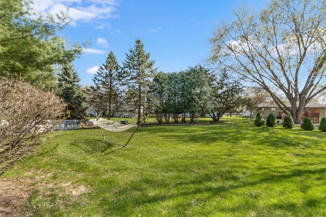 625 Bascom Hill Drive, Baraboo, WI 53913