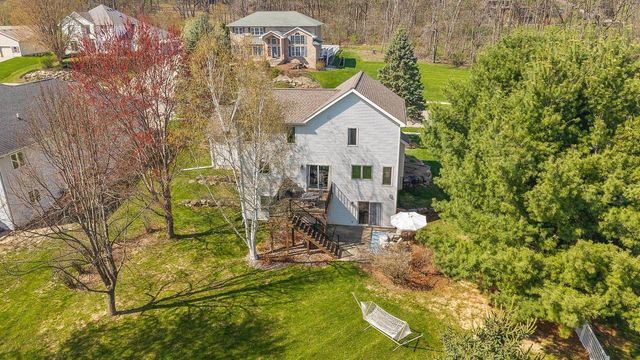 625 Bascom Hill Drive, Baraboo, WI 53913